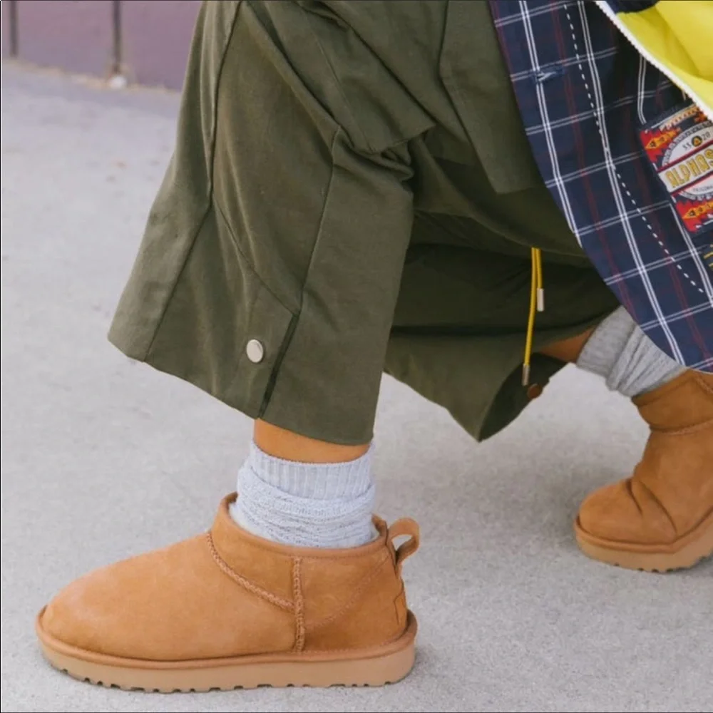 UGG CLASSIC ULTRA MINI boots